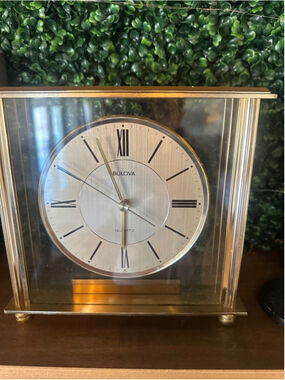 Bulova Clock Gold Tone Desk/Mantel Quartz B1700 Summer